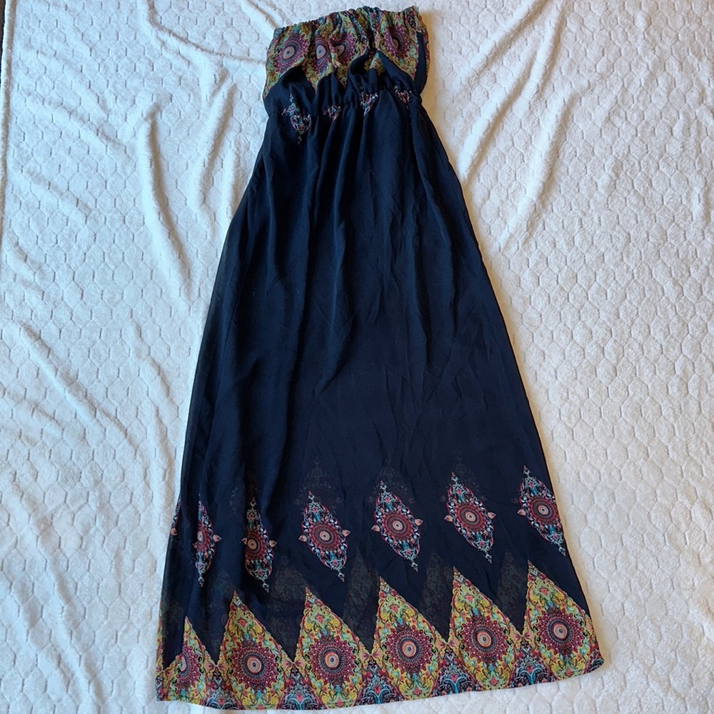 Beautiful strapless dress with attached short slip inside